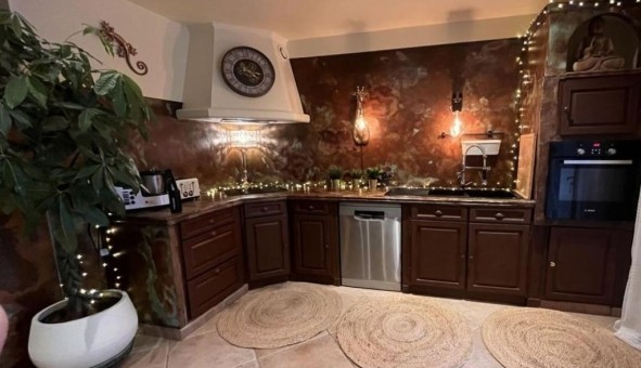 Logement �tudiant T5 &agrave; Ch�teauneuf le Rouge (13790)