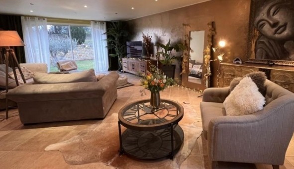 Logement �tudiant T5 &agrave; Ch�teauneuf le Rouge (13790)