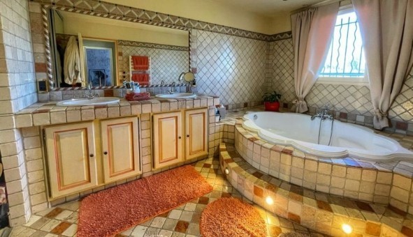 Logement �tudiant T5 &agrave; Ch�teauneuf le Rouge (13790)