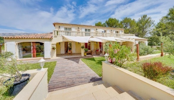 Logement �tudiant T5 &agrave; Ch�teauneuf le Rouge (13790)