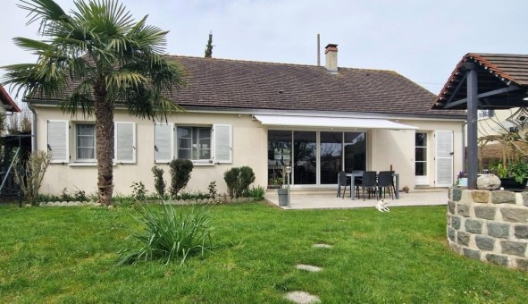 Logement étudiant Location T5 Vide Darvault (77140)