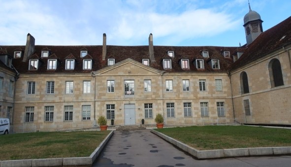 Logement �tudiant T5 &agrave; �cole Valentin (25480)