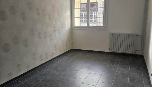 Logement �tudiant T5 &agrave; Fl�ac (16730)