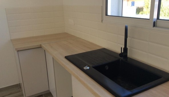 Logement tudiant Location T5 Vide Forcalqueiret (83136)