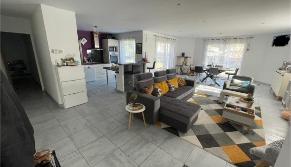 Logement tudiant T5 à Houssay (53360)