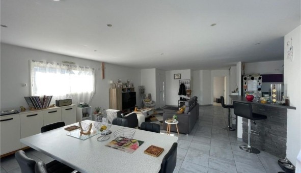 Logement tudiant T5 à Houssay (53360)