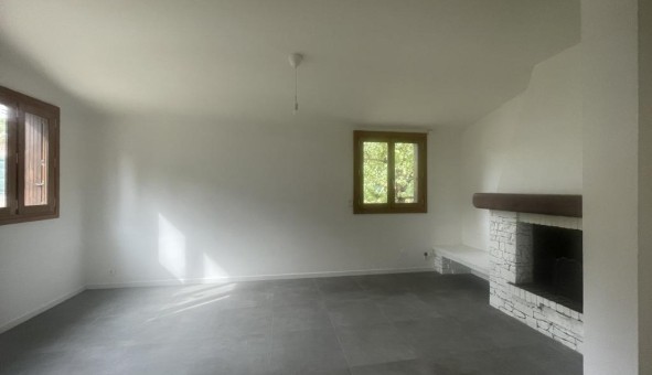 Logement tudiant T5 à Hyres (83400)