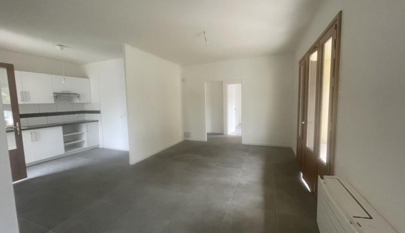 Logement tudiant T5 à Hyres (83400)