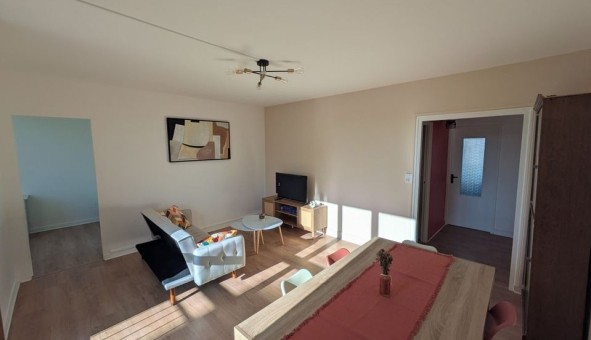 Logement �tudiant T5 &agrave; Jou� l�s Tours (37300)