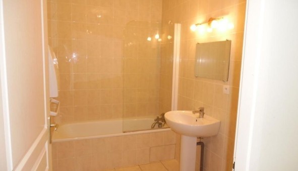 Logement �tudiant T5 &agrave; La B�tie Montgascon (38110)