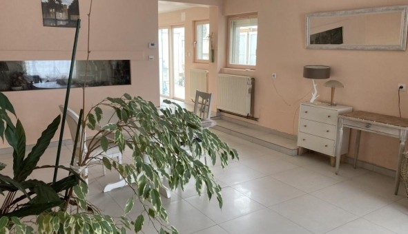 Logement tudiant T5 à La Chapelle d'Armentires (59930)