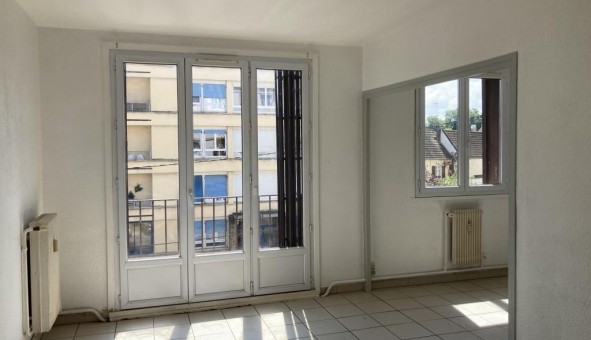 Logement tudiant Location T5 Vide La Charme (71100)