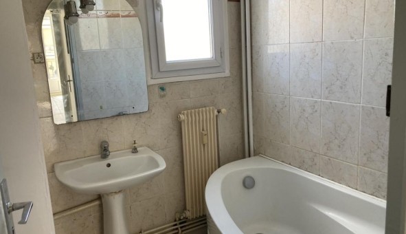Logement tudiant T5 à La Charme (71100)