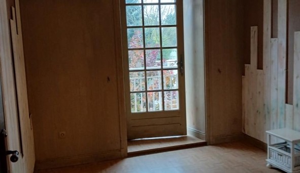 Logement tudiant T5 à Les Adjots (16700)