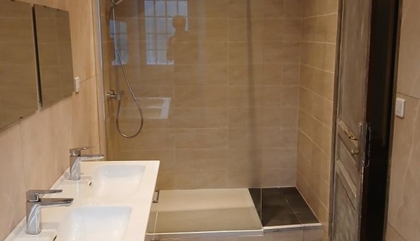 Logement tudiant T5 à Les Adjots (16700)