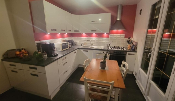 Logement tudiant T5 à Les Ayvelles (08000)