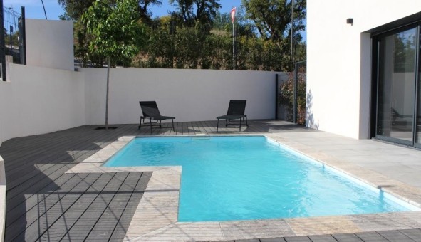 Logement �tudiant T5 &agrave; Plan de la Tour (83120)