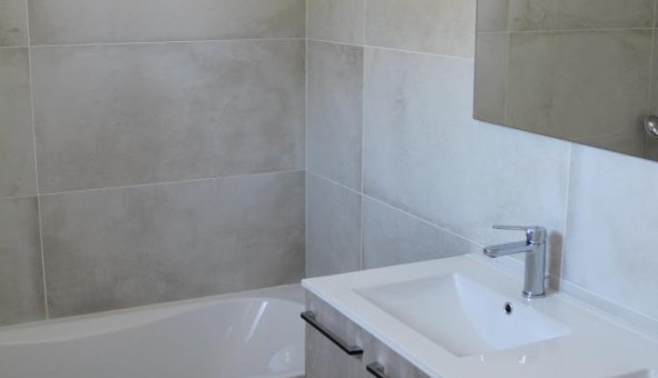 Logement �tudiant T5 &agrave; Plan de la Tour (83120)