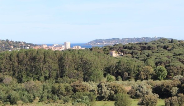 Logement �tudiant T5 &agrave; Plan de la Tour (83120)