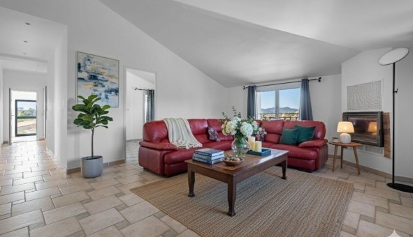 Logement �tudiant T5 &agrave; Plan de la Tour (83120)