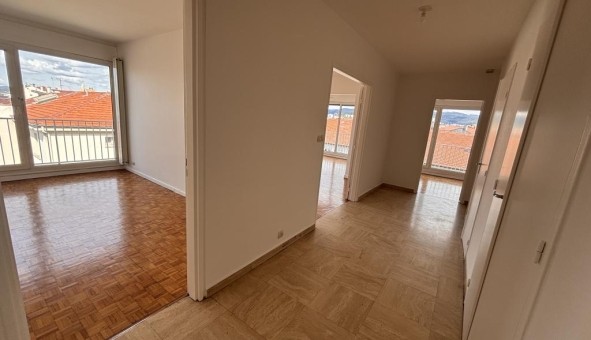 Logement tudiant Location T5 Vide Sedan (08200)