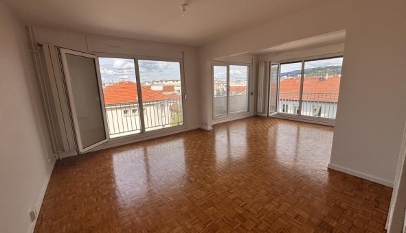 Logement tudiant T5 à Sedan (08200)