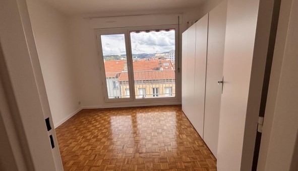 Logement tudiant T5 à Sedan (08200)