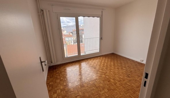 Logement tudiant T5 à Sedan (08200)