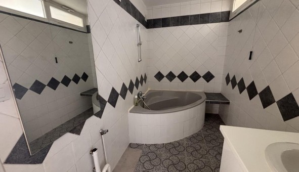 Logement tudiant T5 à Sedan (08200)