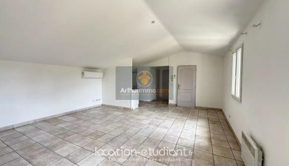 Logement �tudiant T2 &agrave; Boll�ne (84500)