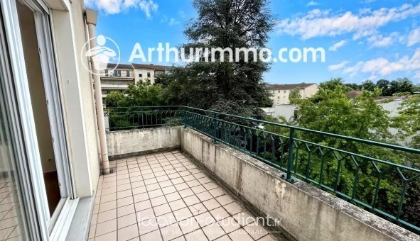 Logement �tudiant T3 &agrave; Neuville sur Sa�ne (69250)