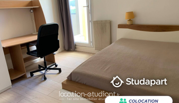 Colocation étudiante Chambre dans une colocation de 12m2