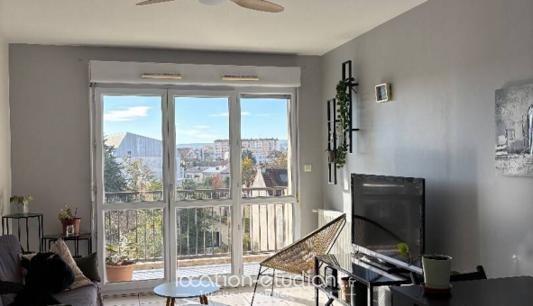 Colocation tudiante Chambre dans une colocation de 9m2