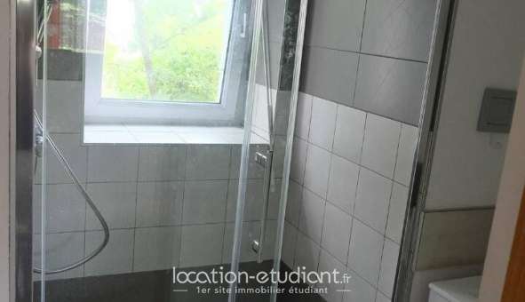 Colocation �tudiante Studio &agrave; Tr�laz� (49800)