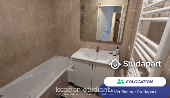 Colocation étudiante Studio &agrave; Courbevoie (92400)
