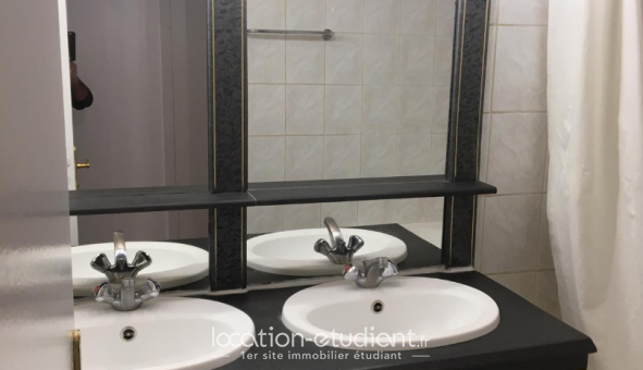 Colocation étudiante T5 &agrave; Paris 18ème arrondissement (75018)