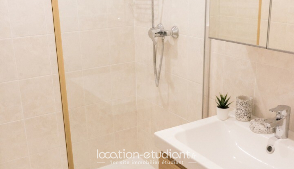 Colocation �tudiante T5 &agrave; Lyon 8�me arrondissement (69008)